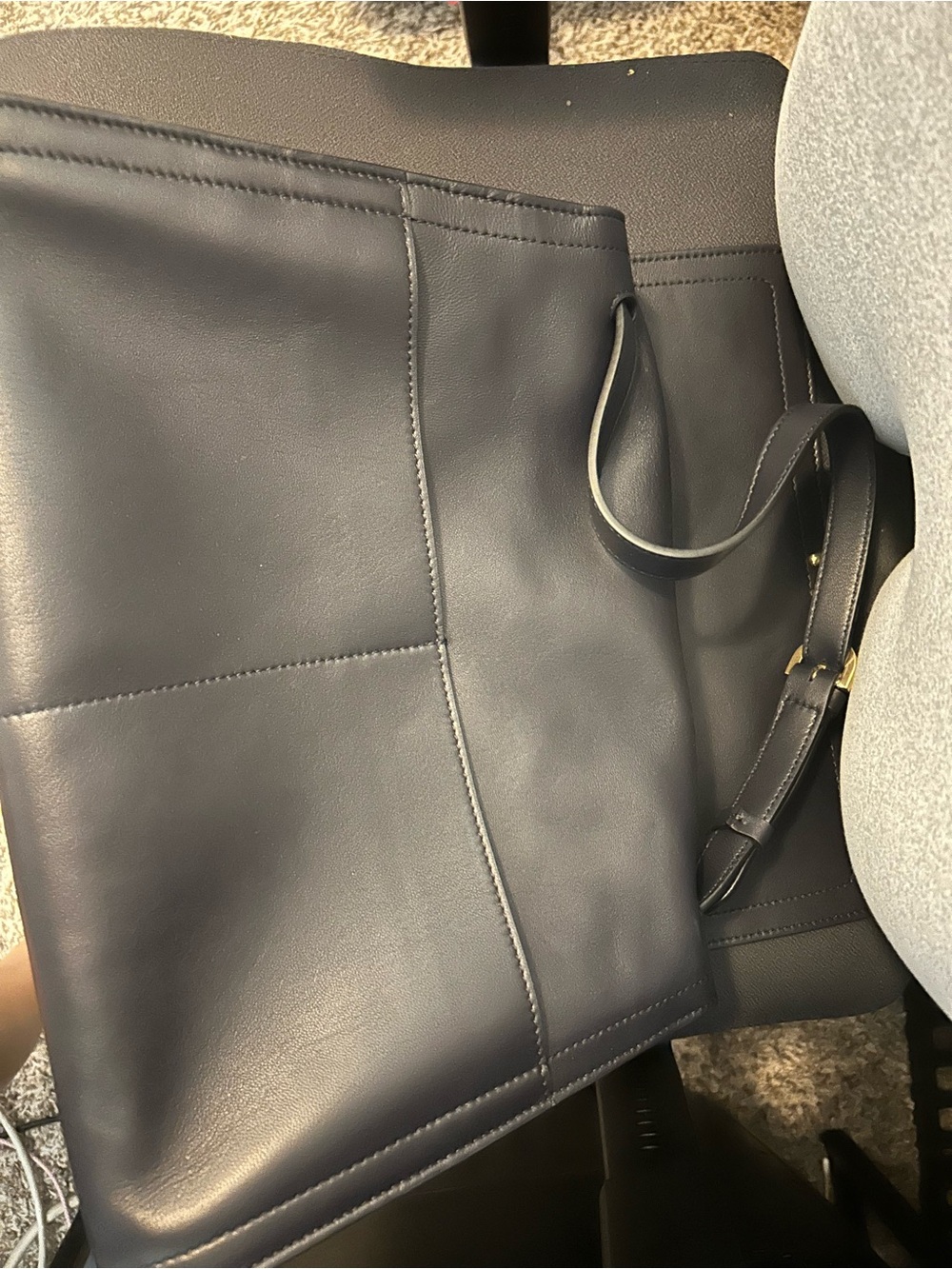 Le Soft Laurence Shoulder Bag in Navy by Léo et Violette - Picture 8 of 16